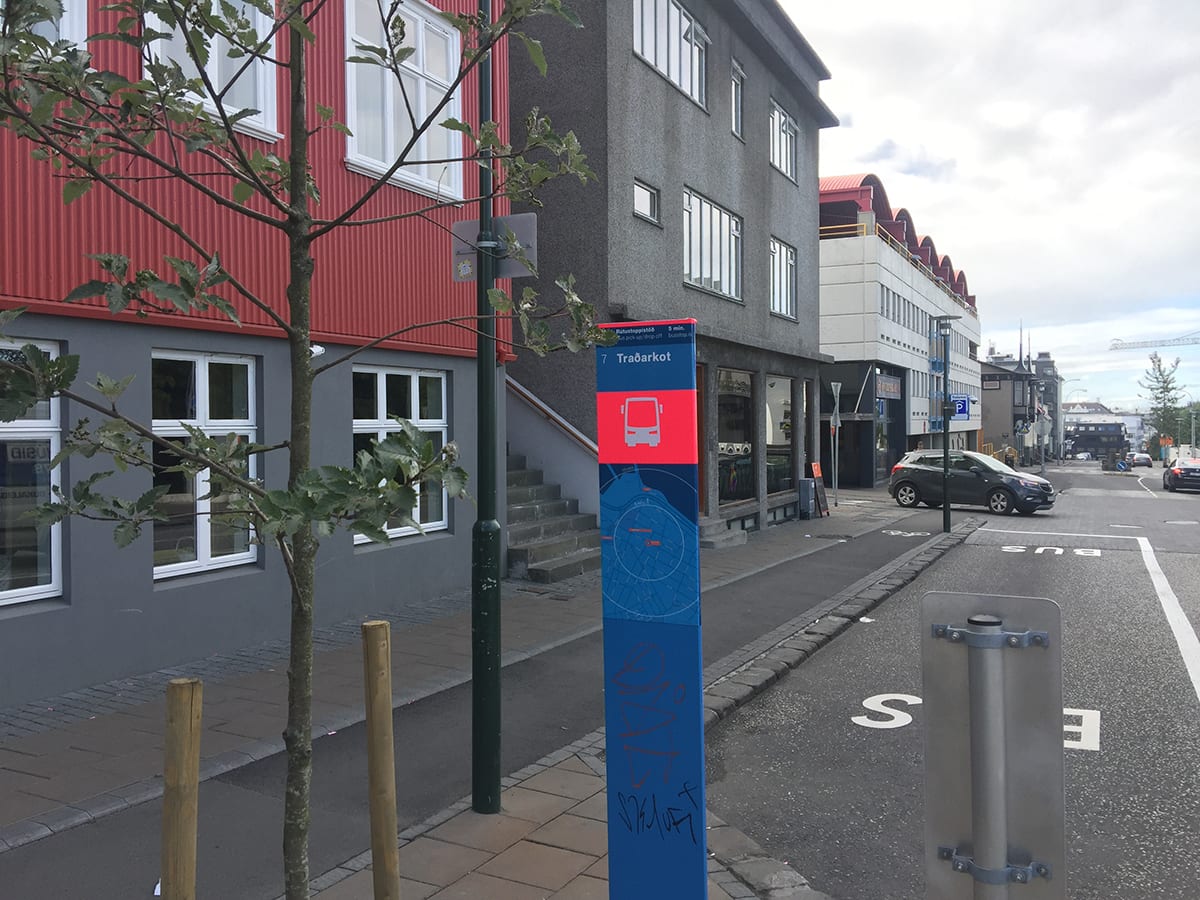 Bus stop 7 Traðarkort