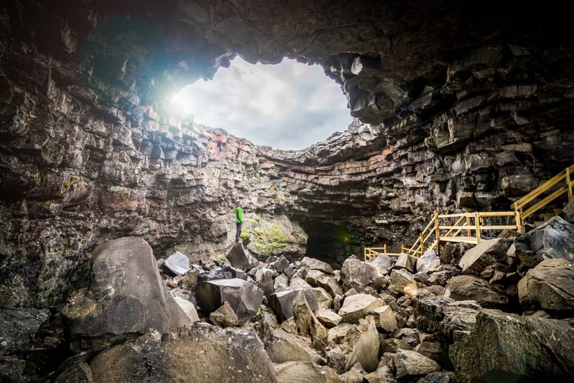 The entrance to Víðgelmir lava cave